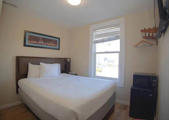 Casa Loma Hotel